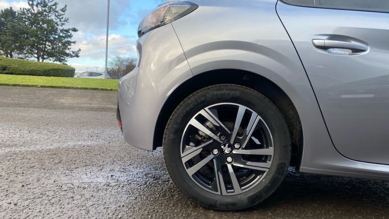 Peugeot 208 1.2 PureTech 100 Allure Premium + 5dr Petrol Hatchback